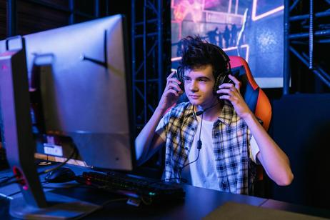 91���� Programs for Students Interested in Esports Careers