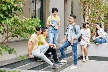 How Private Schools Handle Cell Phones: Why Phone-Free Campuses Are Growing