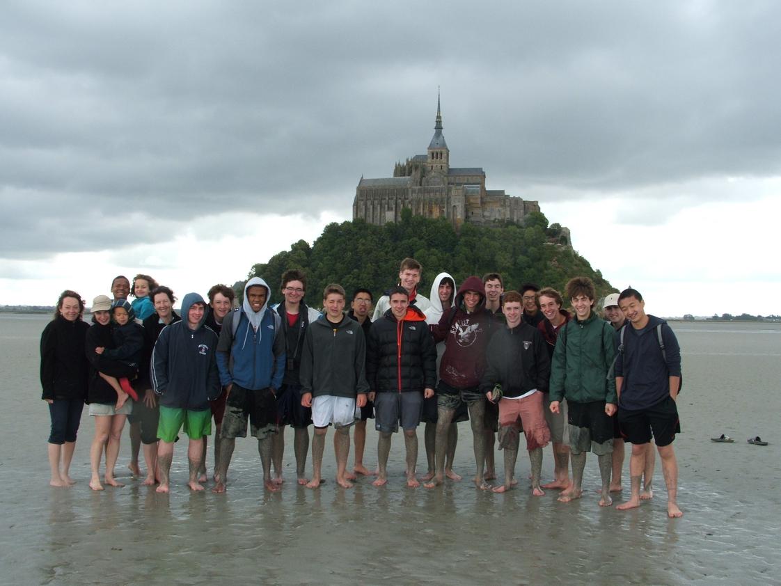 The Roxbury Latin School Photo #1 - En route à pied to Mont Saint-Michel, 10th graders have the opportunity to participate in French or Spanish immersion during the month of June.