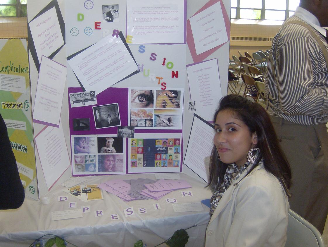 City School At Fairmount Photo #1 - Students research and create presentations for the community at the PMHS annual health fair.