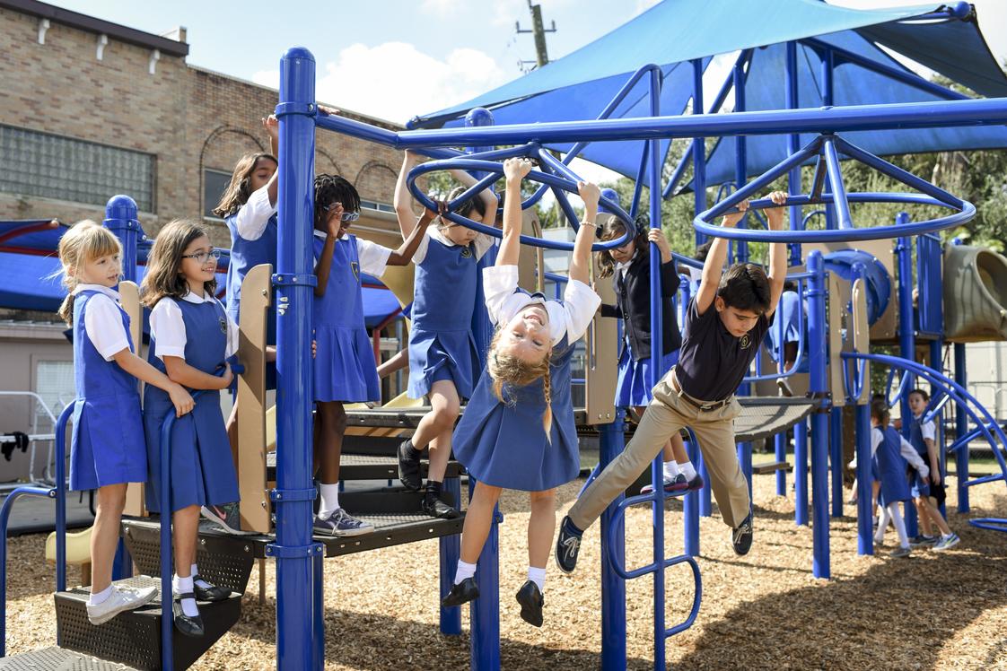 Saint Thomas' Episcopal School Photo #6 - Fun on the playground!