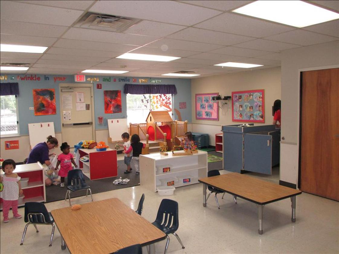 Buffalo Grove KinderCare Photo - Toddler Classroom