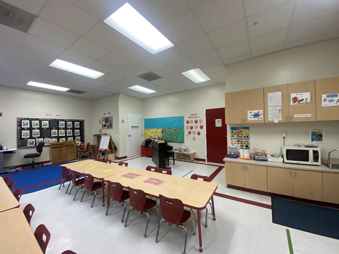 Stratford School Fremont Blvd. Photo #1