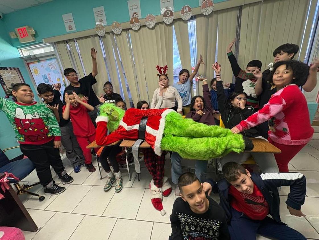 Bumble Bee Daycare & Learning Center Photo #4 - "Be kind or the Grinch might visit!"