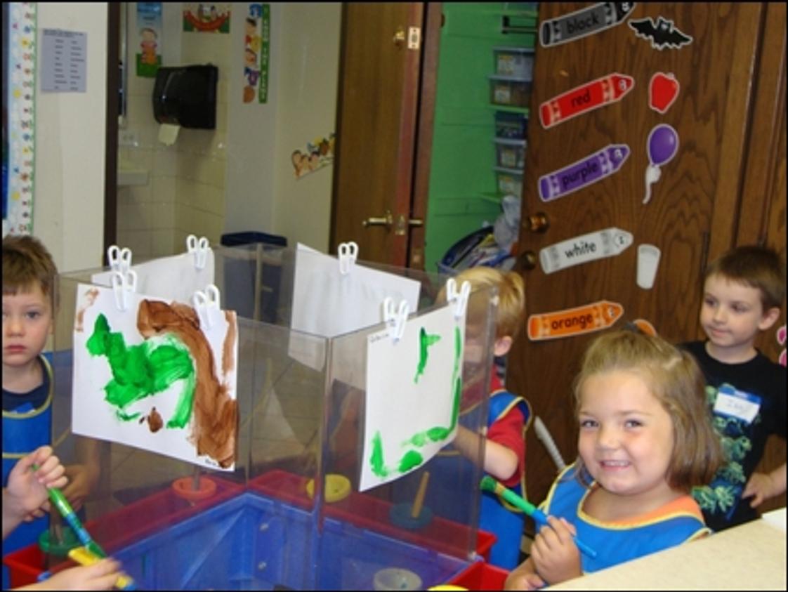 Holy Love Preschool & Kindergarten Photo - We Love to Paint