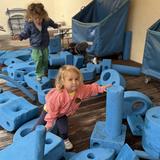 Lycee Francais de San Francisco Photo #24 - Outside of the classroom, students have many fun options to play and explore, such as these big blue soft blocks!