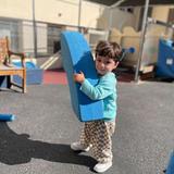 Lycee Francais de San Francisco LFSF Photo #11 - Outside of the classroom, students have many fun options to play and explore, such as these big blue soft blocks!