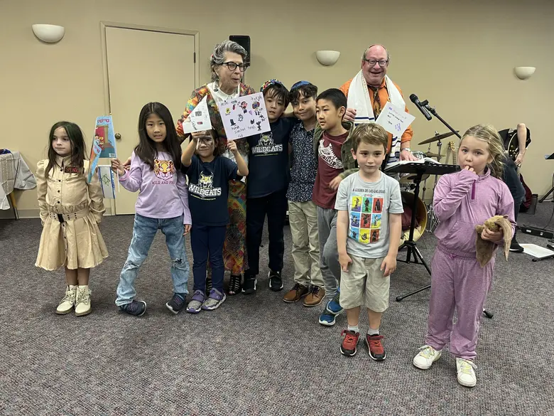Temple Beth David Photo #2 - Morah Shoshana and Rabbi Ira singing with the JAS Kids.